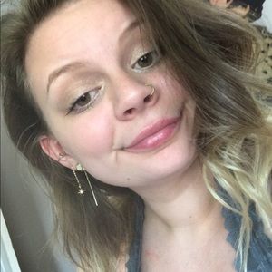 Meet your Posher, Talia